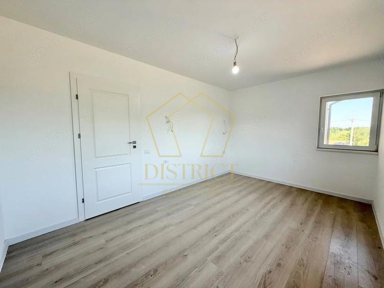 Casă cu 5 camere cu Teren 470 Mp în Ghiroda