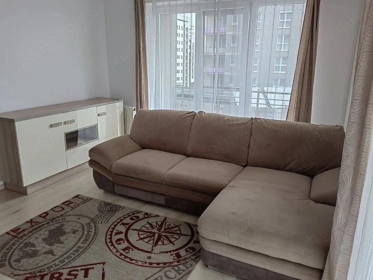 Apartament cu 2 camere decomandat în Tractorul