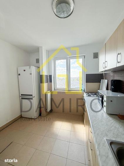 Apartament cu 3 camere semidecomandat în Gara de Nord