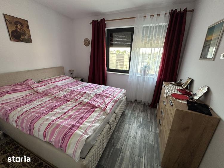 Casă cu 3 camere cu Teren 470 Mp în Vladimirescu