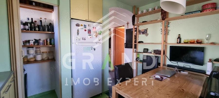 Apartament cu 2 camere decomandat, mobilat în Bulgaria