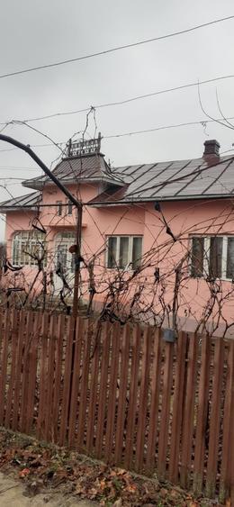 Casă cu 3 camere în Bărăști