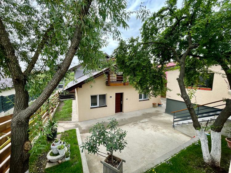 Casă cu 4 camere cu Teren 180 Mp în Valea Adâncă