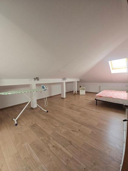 Apartament cu 4 camere semidecomandat în Dobroești