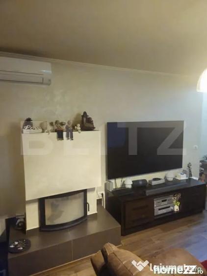Casă cu 7 camere cu Teren 1170 Mp în Central