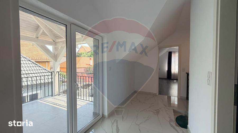 Casă cu 3 camere cu Teren 430 Mp în Central