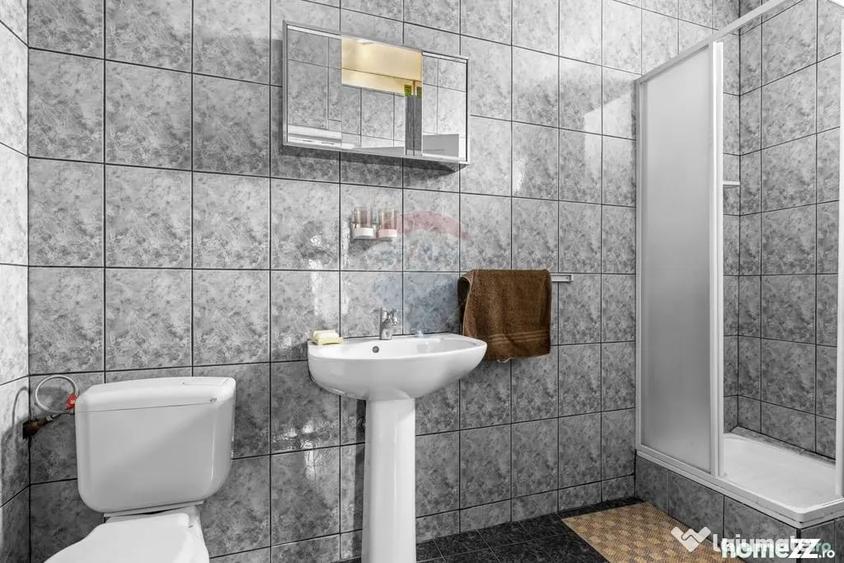 Casă cu 3 camere cu Teren 320 Mp în Intim