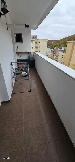 Apartament cu 4 camere decomandat în Răcădău