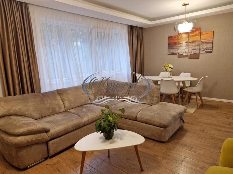 Apartament cu 5 camere decomandat, mobilat în Plopilor