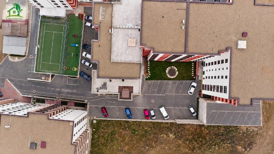 Apartament cu 5 camere decomandat, mobilat în Central