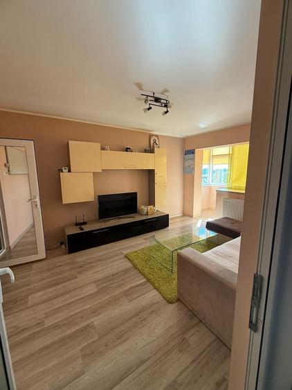 Apartament cu 2 camere decomandat în Palazu Mare