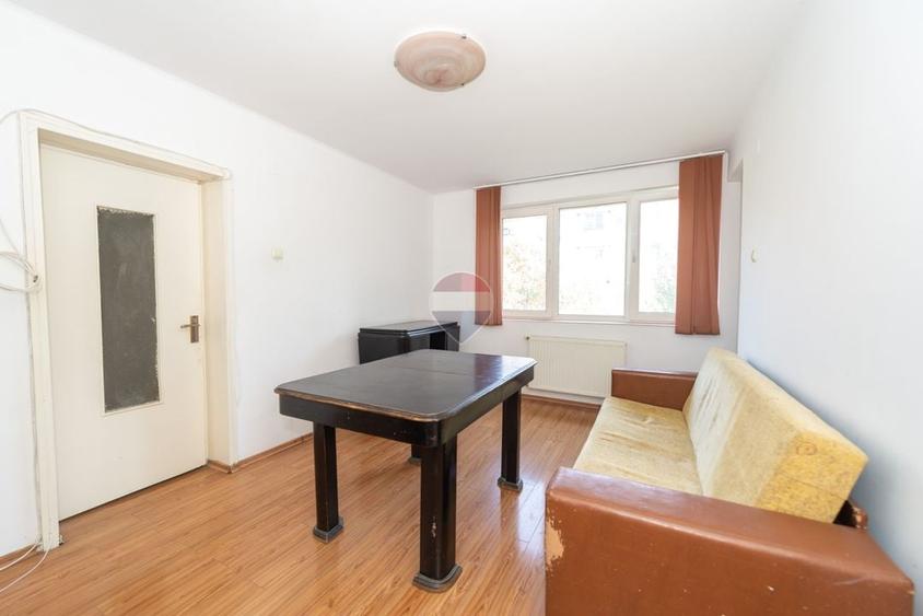 Apartament cu 3 camere semidecomandat, mobilat în Giulești