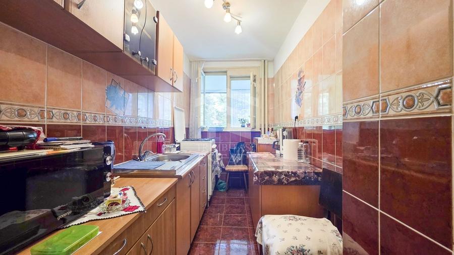 Apartament cu 2 camere semidecomandat, mobilat în Berceni