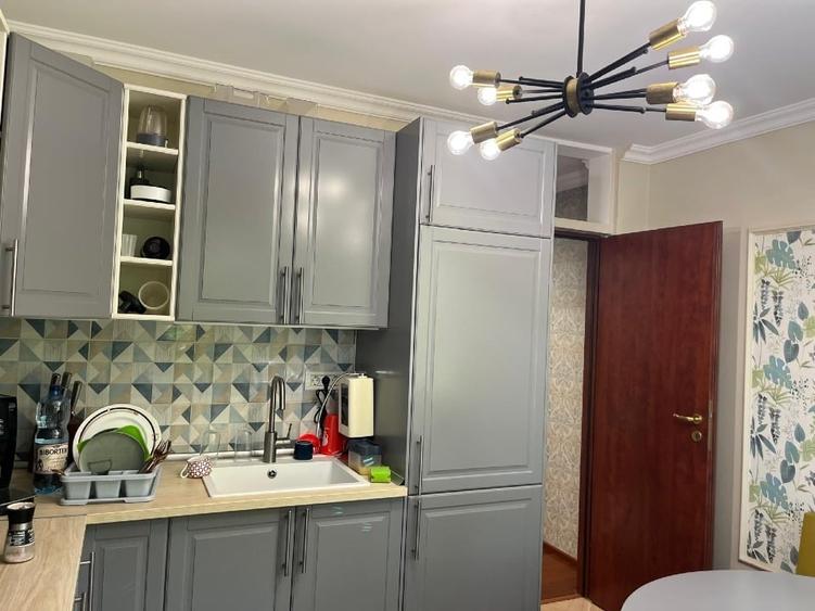 Apartament cu 2 camere decomandat, mobilat în Arcul de Triumf
