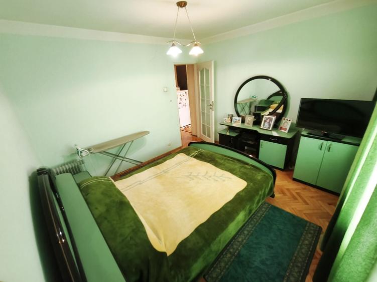 Apartament cu 3 camere decomandat în Decebal