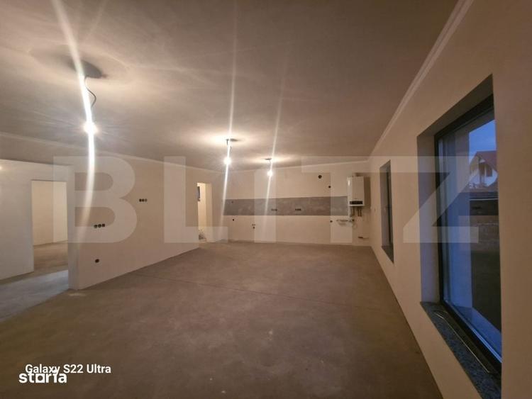 Casă cu 3 camere în Sânnicoară