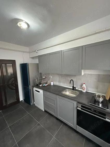 Apartament cu 3 camere decomandat în Ostroveni