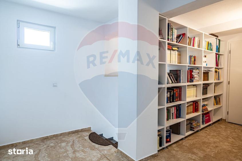 Casă cu 4 camere cu Teren 500 Mp în Central