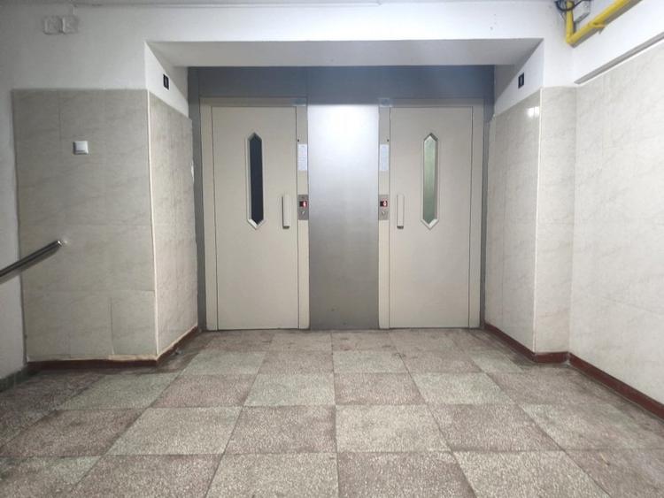 Apartament cu 1 camere decomandat, mobilat în P-ța Victoriei