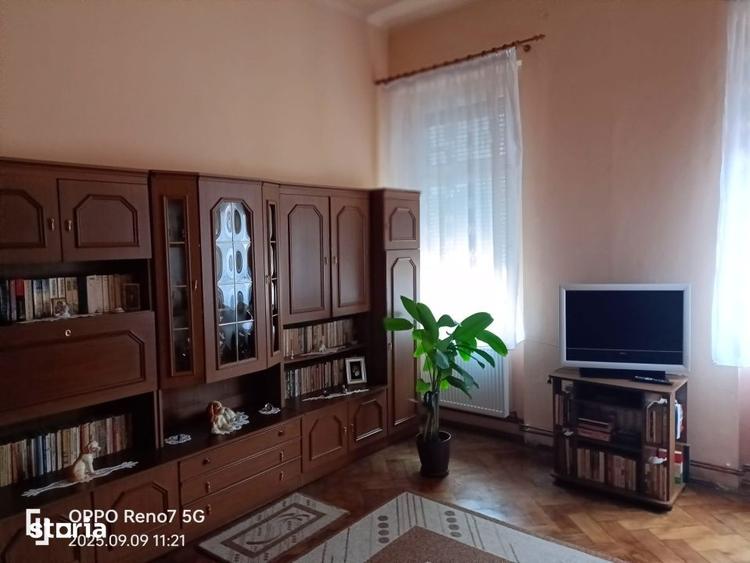 Casă cu 3 camere cu Canalizare în Central