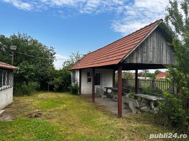 Casă cu 3 camere cu Teren 400 Mp în Ineu