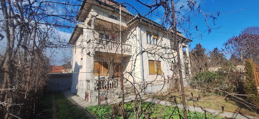 Casă cu 4 camere cu Canalizare în Câmpia Turzii