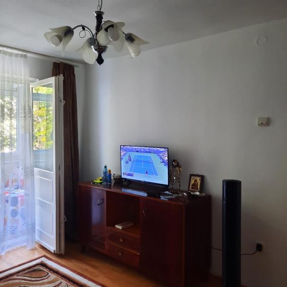 Apartament cu 2 camere semidecomandat în Exterior Vest