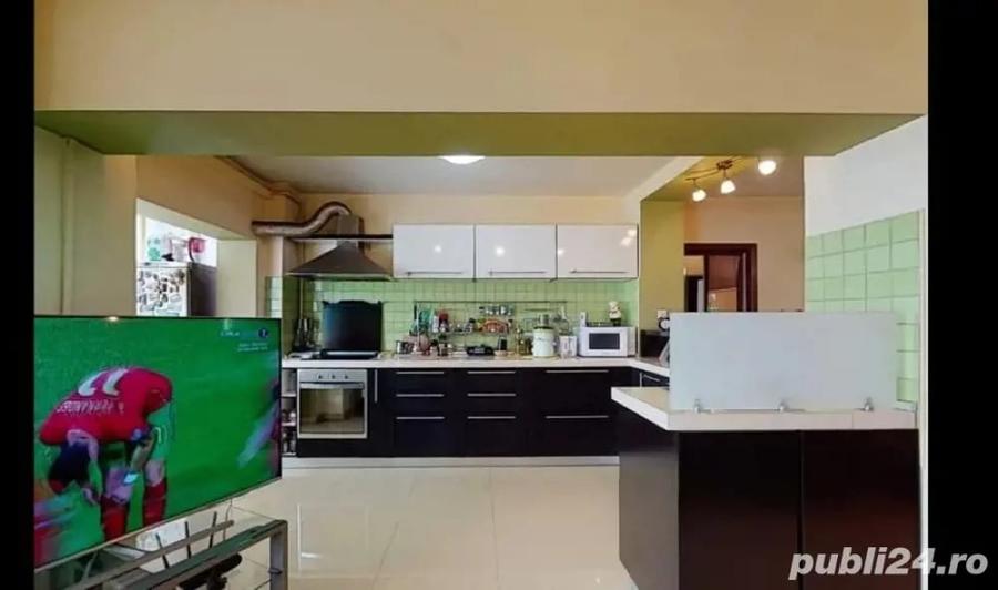 Apartament cu 3 camere decomandat în Berceni