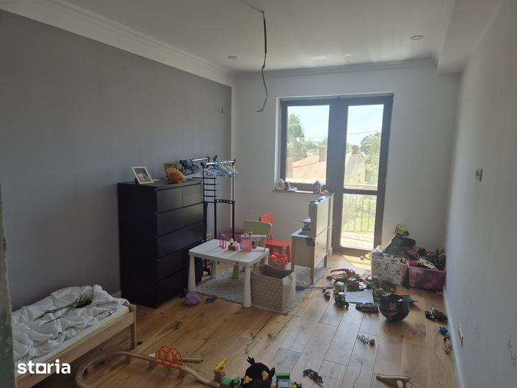 Casă cu 5 camere cu Teren 1000 Mp în Dragomirești-Vale