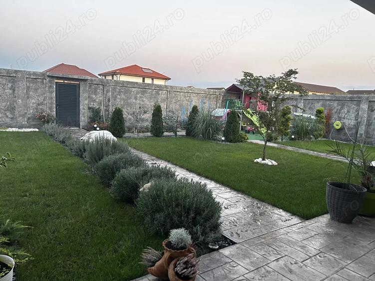 Casă cu Teren 999 Mp în Central