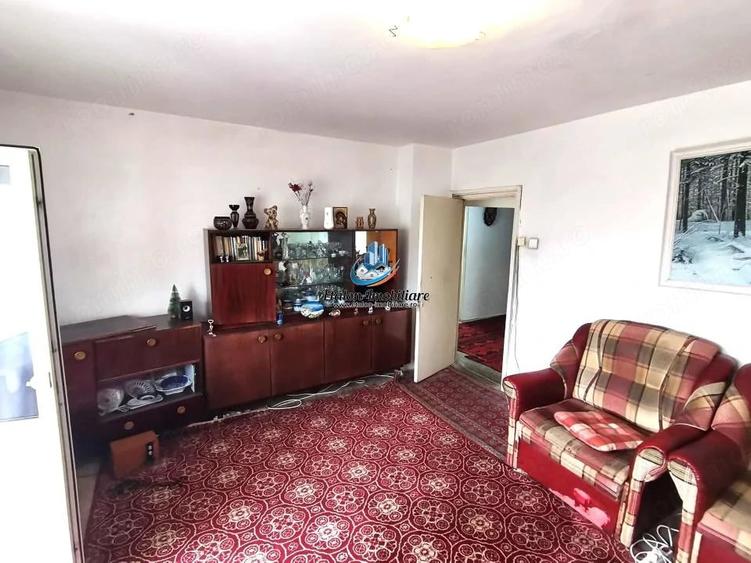 Apartament cu 3 camere decomandat în Mărăței