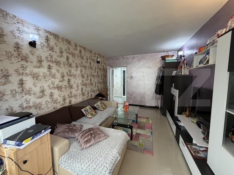 Apartament cu 3 camere decomandat, mobilat în 9 Mai
