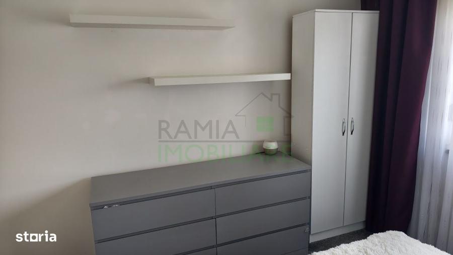 Apartament cu 2 camere decomandat în Tractorul