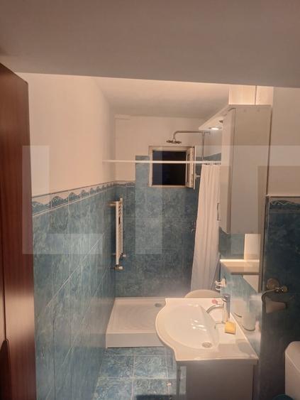 Apartament cu 3 camere semidecomandat, mobilat în Lugoj