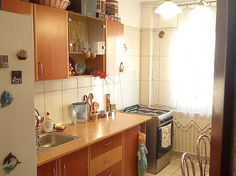 Apartament cu 3 camere decomandat în Colentina
