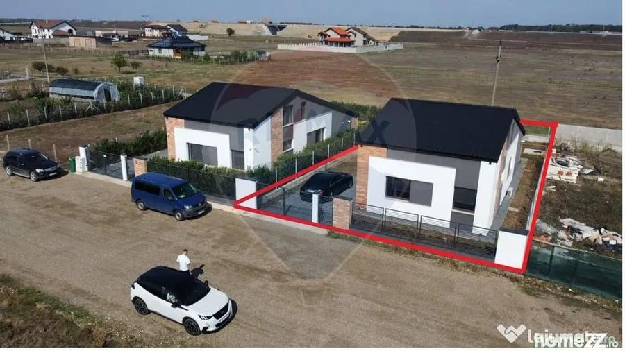 Casă cu 5 camere cu Teren 450 Mp în Nord