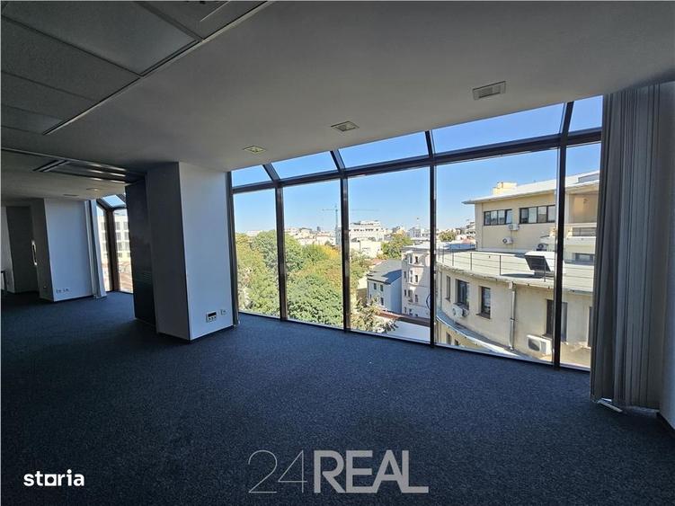 Spațiu comercial, de 821 mp, în Universitate
