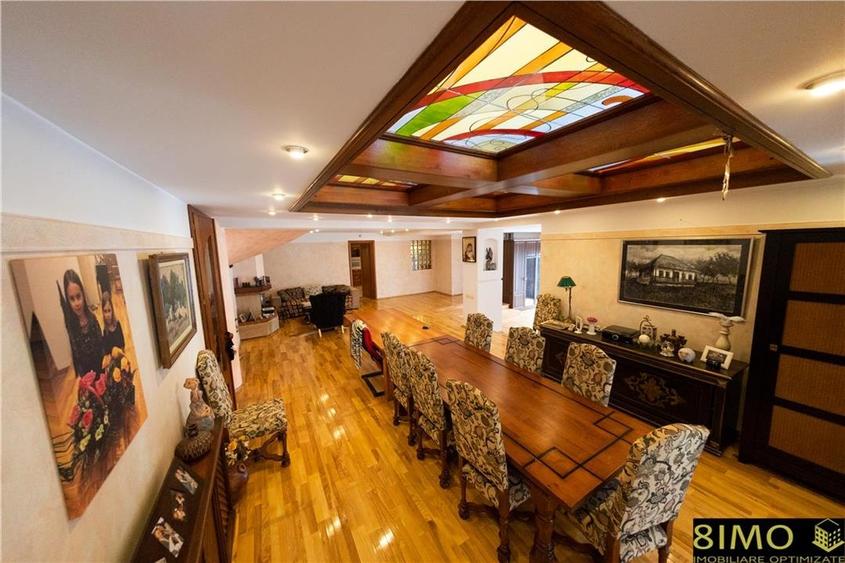 Casă individuală cu 11 camere cu Teren 2500 Mp în Fălticeni