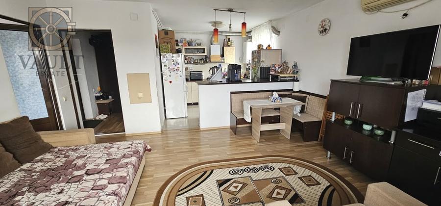 Apartament cu 3 camere semidecomandat, mobilat în Dragomirești-Deal