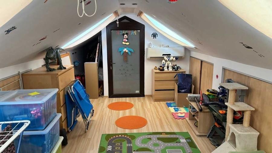 Apartament cu 3 camere decomandat în Chiajna