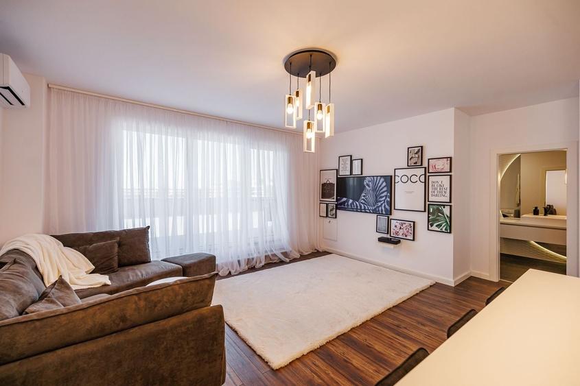 Penthouse cu 2 camere semidecomandat, mobilat în Aradului