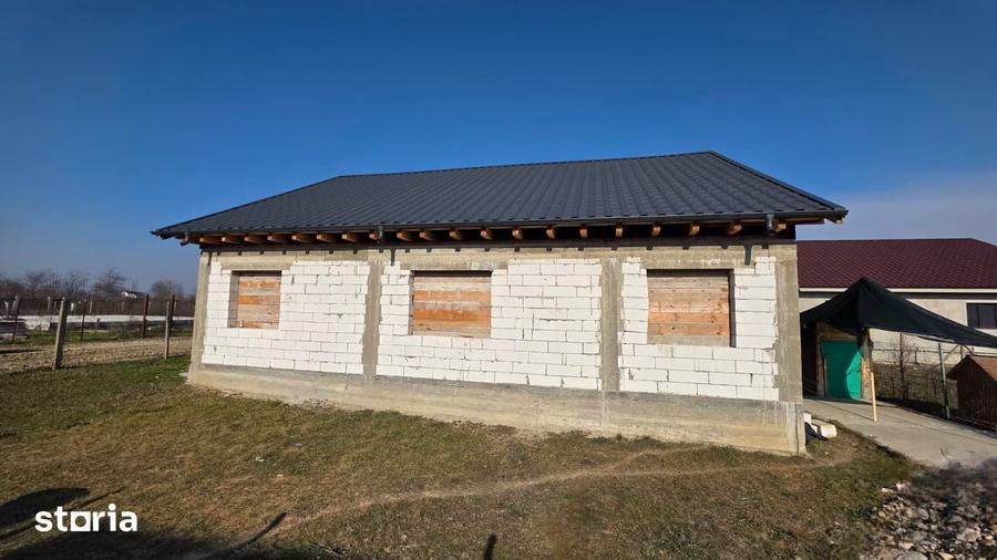 Casă cu 4 camere cu Teren 400 Mp în Câmpineanca