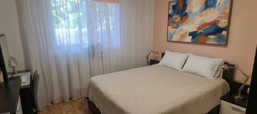 Apartament cu 3 camere decomandat, mobilat în Energiei