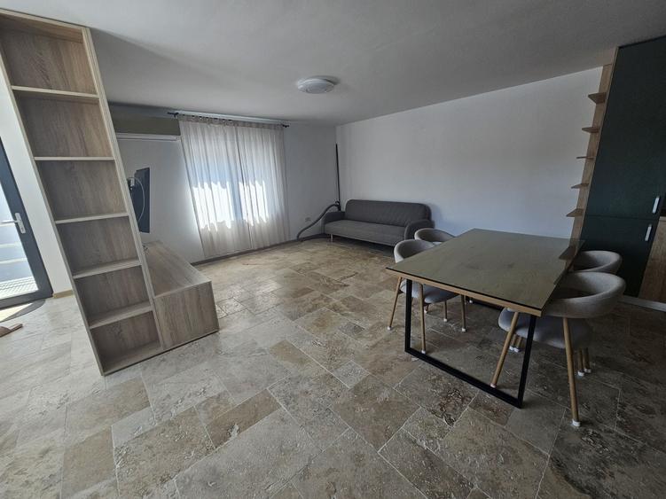 Apartament cu 2 camere în Valu lui Traian