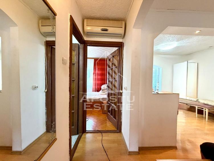 Apartament cu 2 camere decomandat, mobilat în Soarelui
