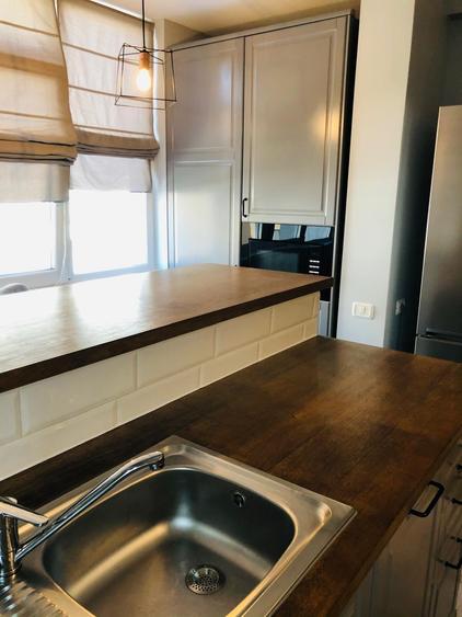 Apartament cu 3 camere semidecomandat, mobilat în Aradului