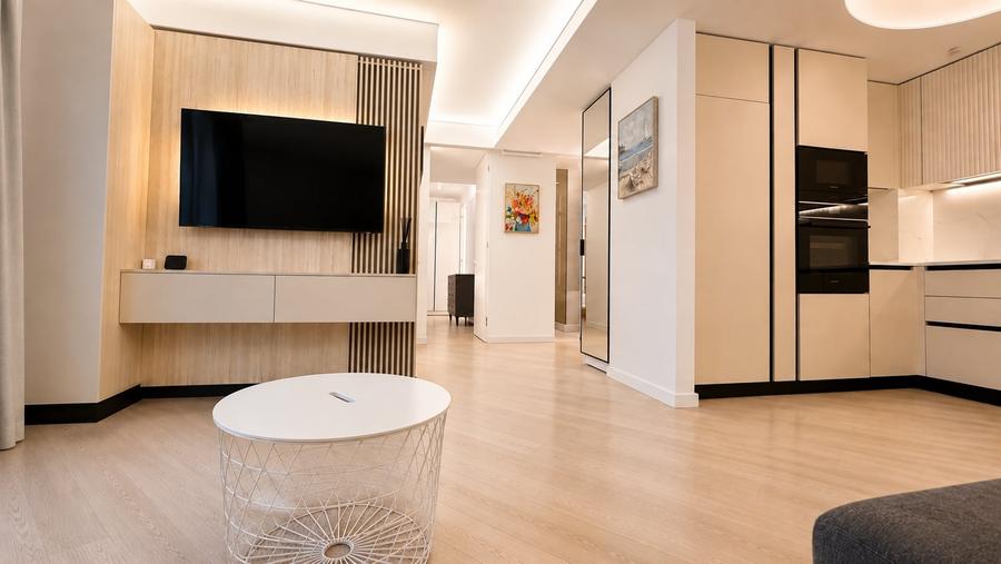 Apartament cu 3 camere decomandat, mobilat în Pipera