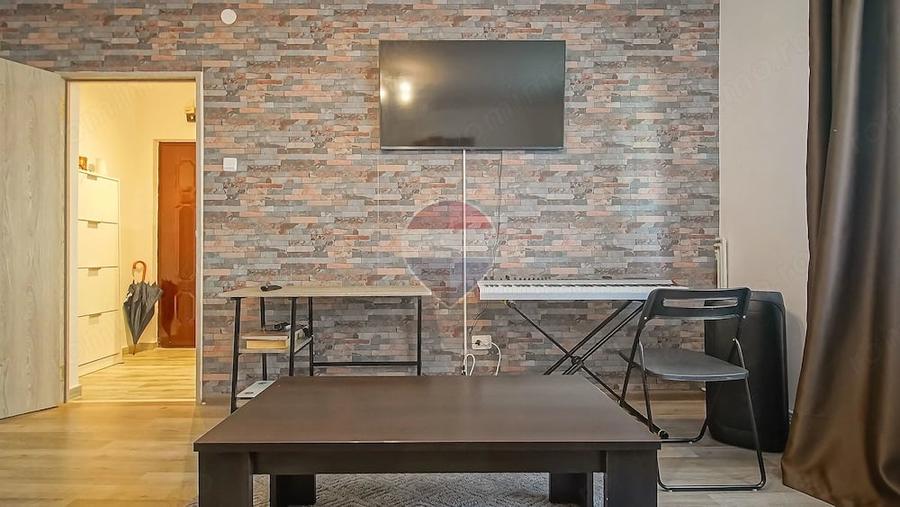 Apartament cu 2 camere semidecomandat în Florilor