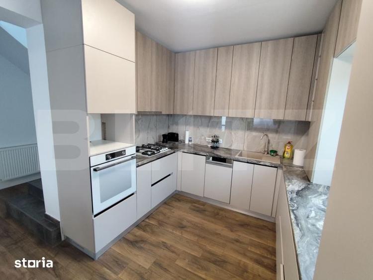 Casă cu 5 camere cu Teren 251 Mp în Tomești
