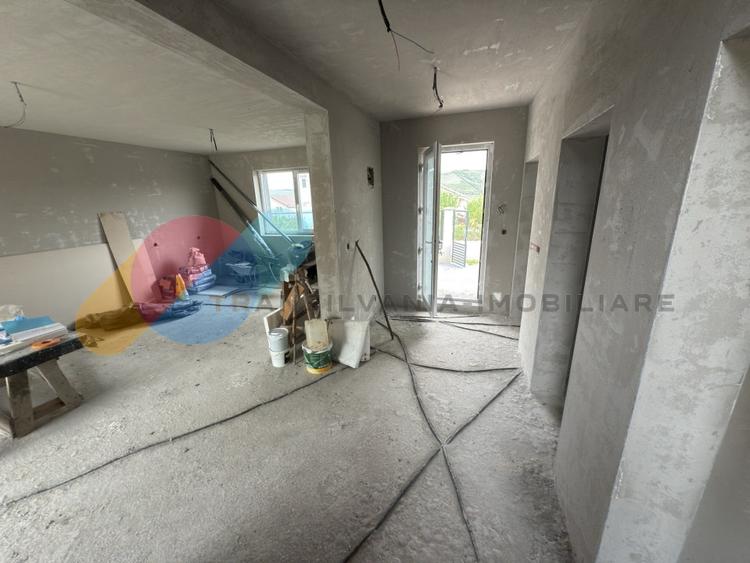Casă individuală cu 4 camere cu Canalizare în Chinteni